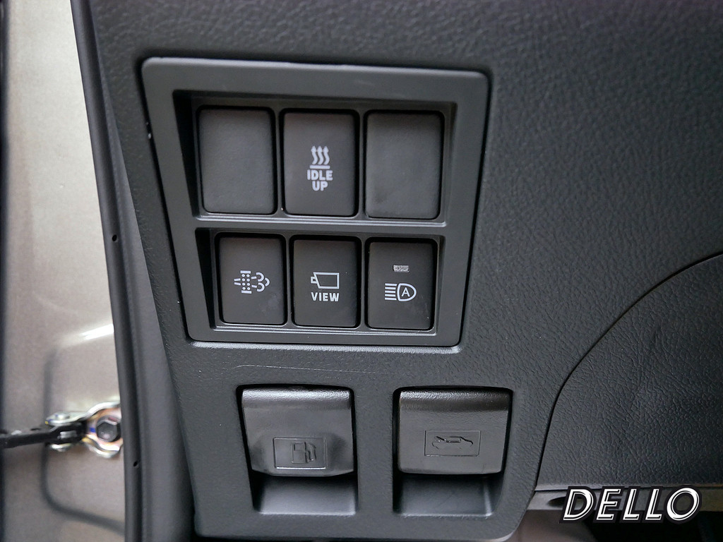 Fahrzeugansicht TOYOTA Hilux 2.8 Double Cab Invincible 4x4 - Bild 30