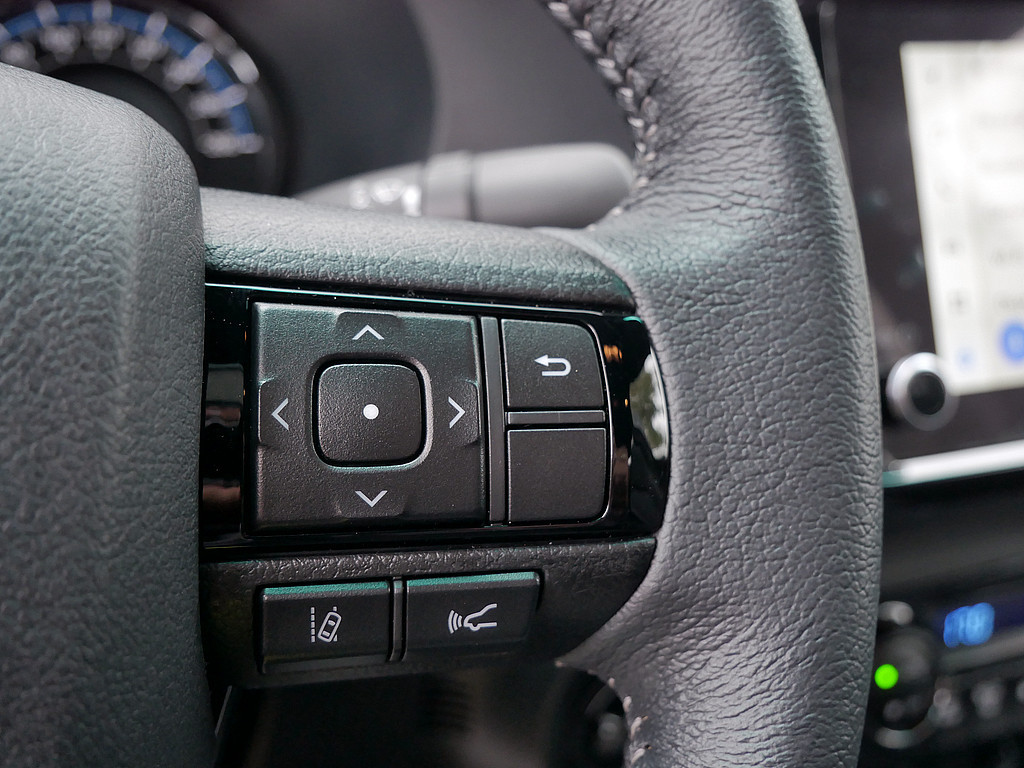 Fahrzeugansicht TOYOTA Hilux 2.8 Double Cab Invincible 4x4 - Bild 25