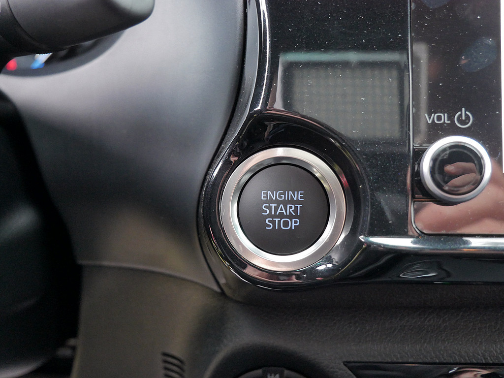 Fahrzeugansicht TOYOTA Hilux 2.8 Double Cab Invincible 4x4 - Bild 28