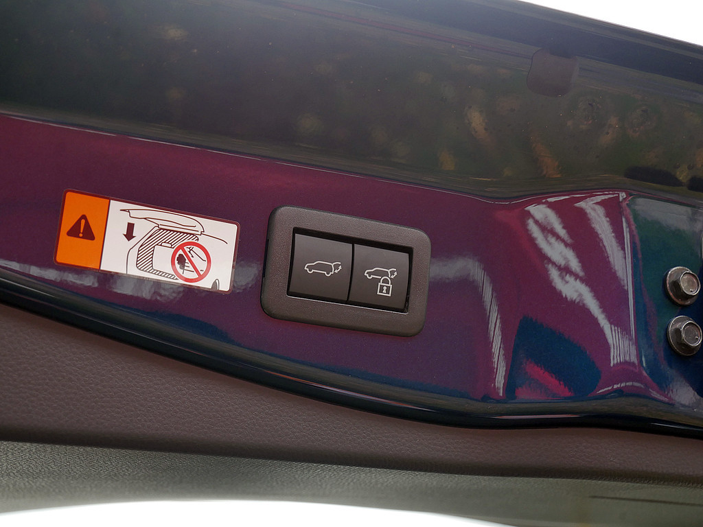 Fahrzeugansicht TOYOTA C-HR 2.0 Plug-In Hybrid FWD Teamplayer - Bild 5