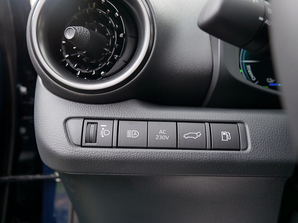 Fahrzeugansicht TOYOTA C-HR 2.0 Plug-In Hybrid FWD Teamplayer - Bild 27