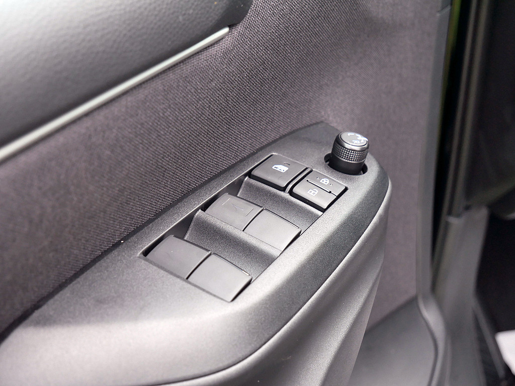 Fahrzeugansicht TOYOTA Yaris Hybrid 1.5 VVT-iE Teamplayer - Bild 5