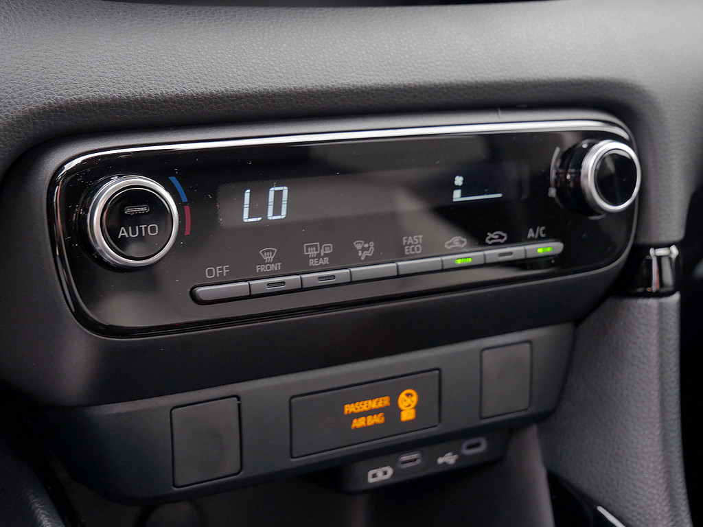 Fahrzeugansicht TOYOTA Yaris Hybrid 1.5 VVT-iE Teamplayer - Bild 7