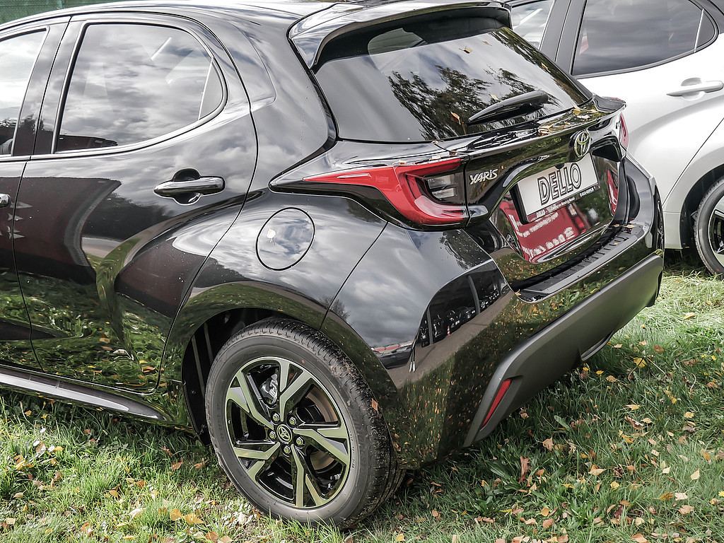 Fahrzeugansicht TOYOTA Yaris Hybrid 1.5 VVT-iE Teamplayer - Bild 24