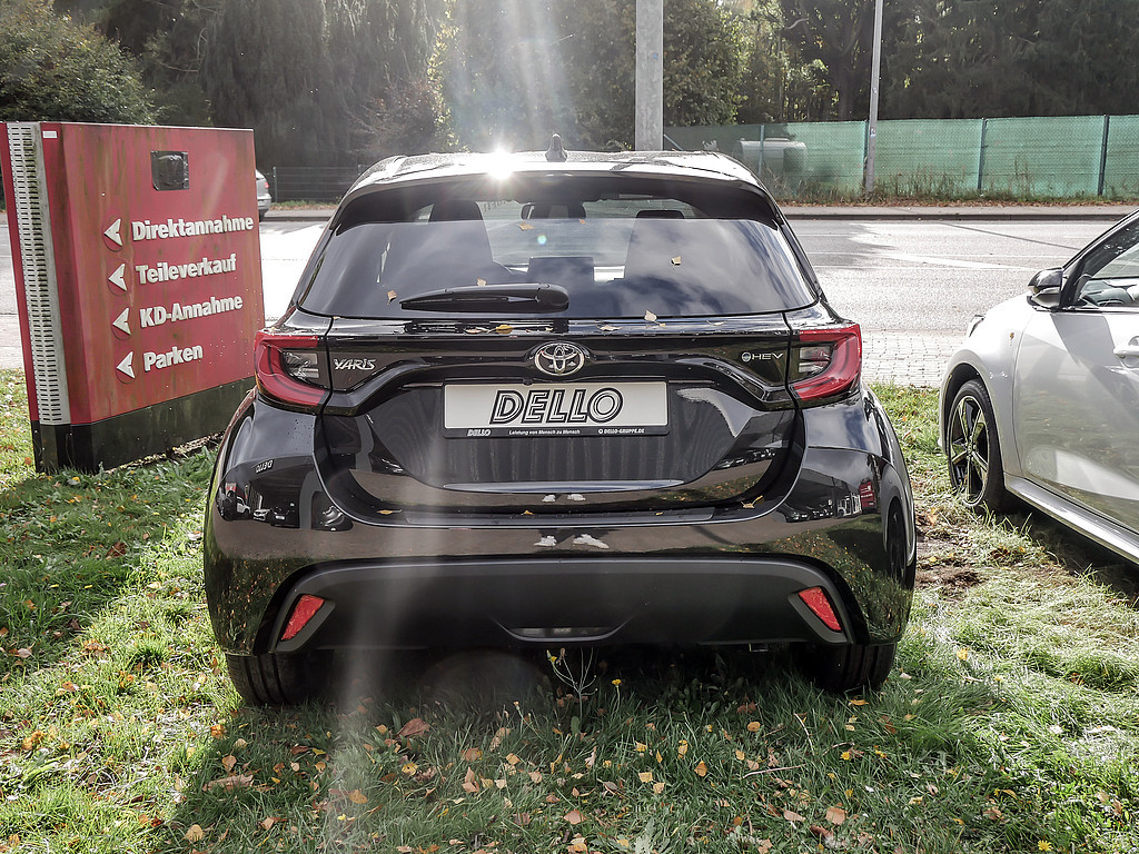 Fahrzeugansicht TOYOTA Yaris Hybrid 1.5 VVT-iE Teamplayer - Bild 26