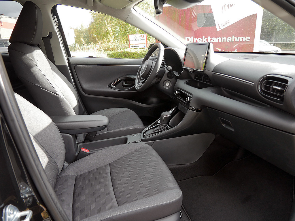 Fahrzeugansicht TOYOTA Yaris Hybrid 1.5 VVT-iE Teamplayer - Bild 27