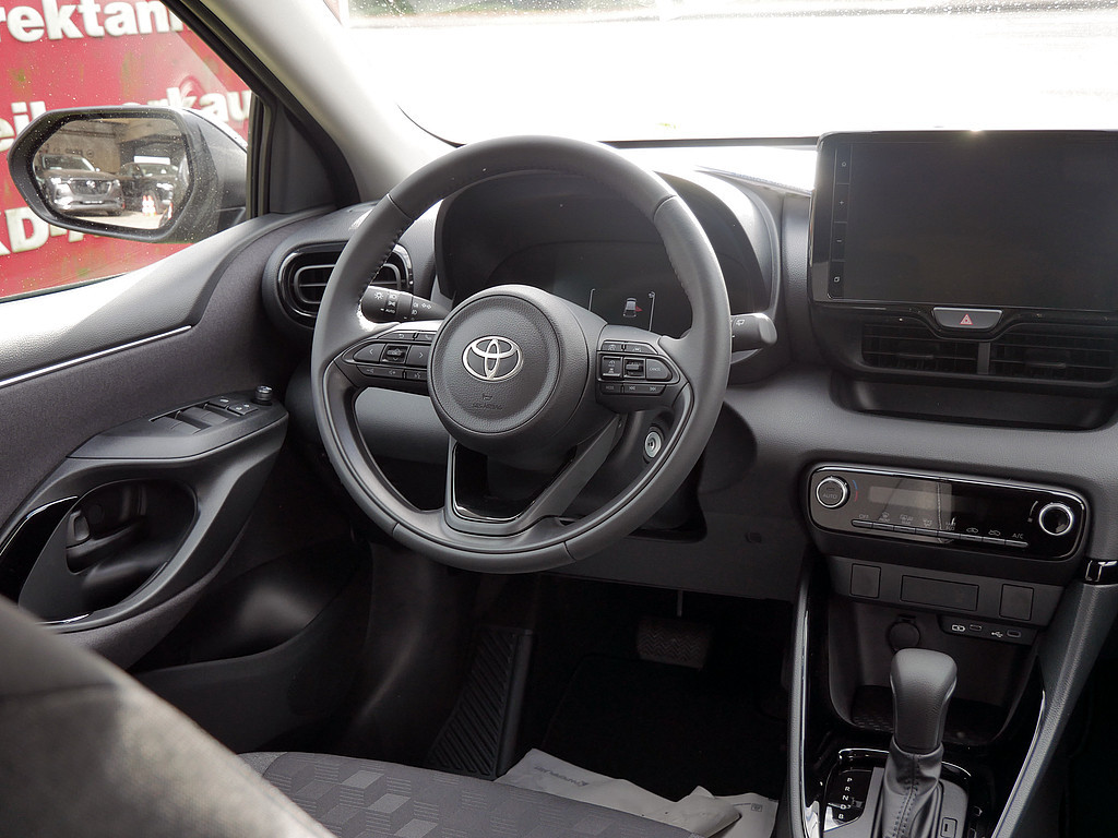 Fahrzeugansicht TOYOTA Yaris Hybrid 1.5 VVT-iE Teamplayer - Bild 30