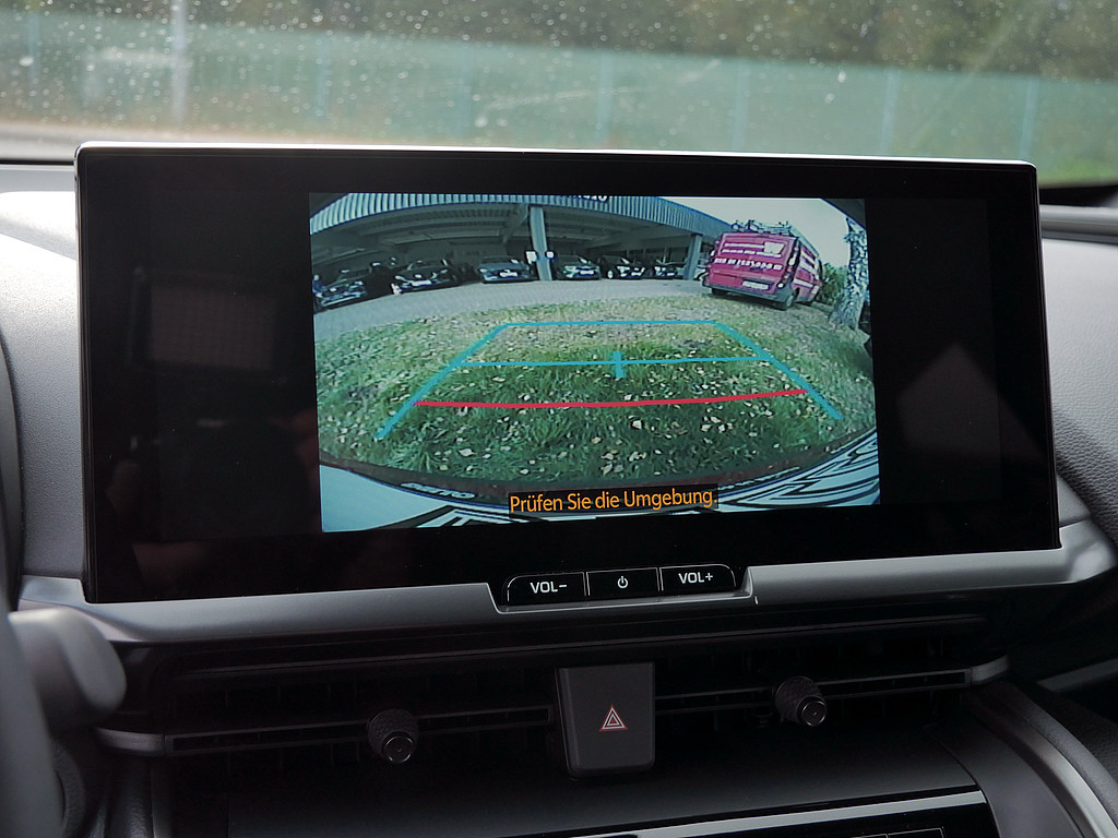 Fahrzeugansicht TOYOTA C-HR 2.0 Plug-In Hybrid FWD Team D - Bild 8