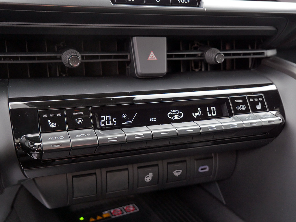 Fahrzeugansicht TOYOTA C-HR 2.0 Plug-In Hybrid FWD Team D - Bild 15