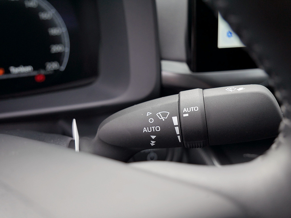 Fahrzeugansicht TOYOTA C-HR 2.0 Plug-In Hybrid FWD Team D - Bild 25