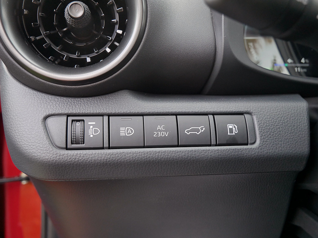 Fahrzeugansicht TOYOTA C-HR 2.0 Plug-In Hybrid FWD Team D - Bild 26