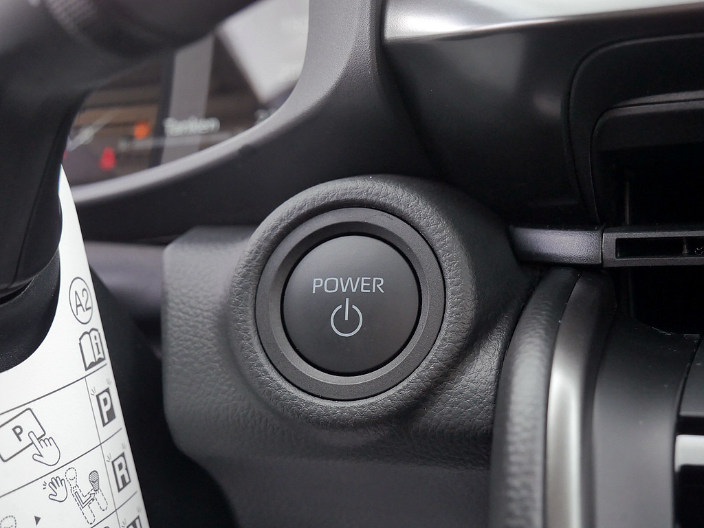 Fahrzeugansicht TOYOTA C-HR 2.0 Plug-In Hybrid FWD Team D - Bild 27