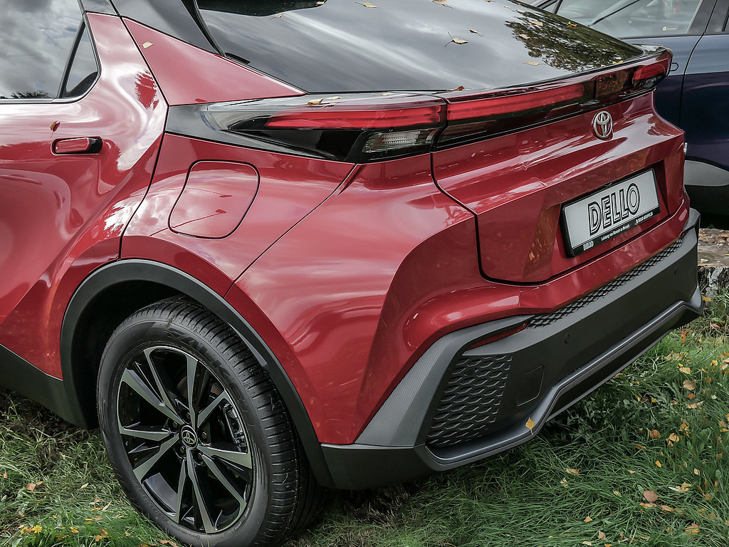 Fahrzeugansicht TOYOTA C-HR 2.0 Plug-In Hybrid FWD Team D - Bild 31