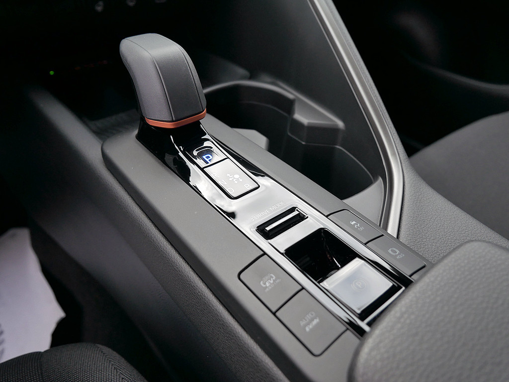 Fahrzeugansicht TOYOTA C-HR 2.0 Plug-In Hybrid FWD Team D - Bild 17