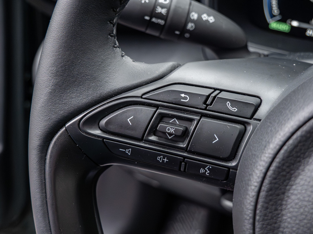 Fahrzeugansicht TOYOTA Yaris Hybrid Style Plus - Bild 32