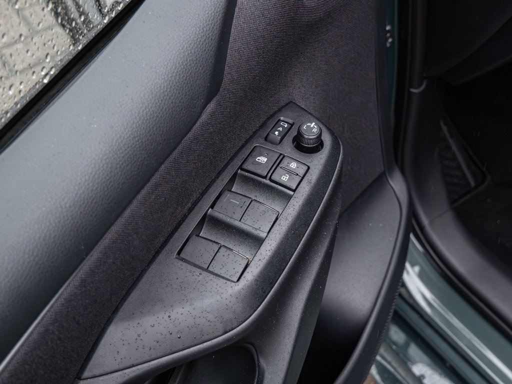 Fahrzeugansicht TOYOTA Yaris Hybrid Style Plus - Bild 39