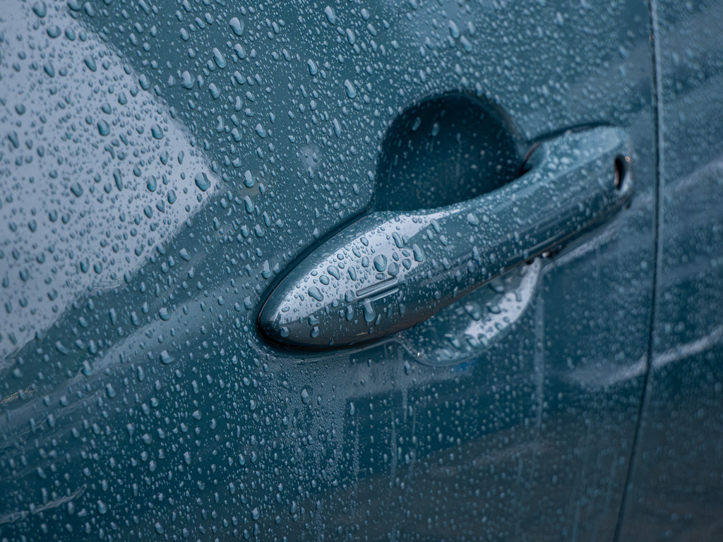 Fahrzeugansicht TOYOTA Yaris Hybrid Style Plus - Bild 3