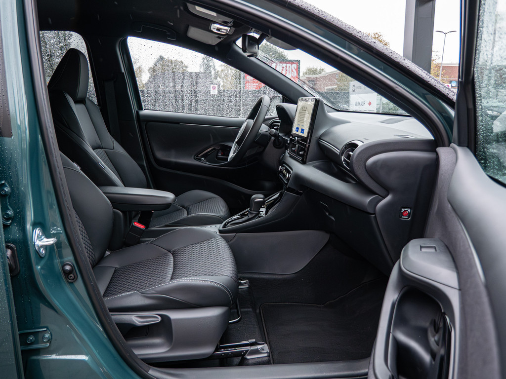 Fahrzeugansicht TOYOTA Yaris Hybrid Style Plus - Bild 6