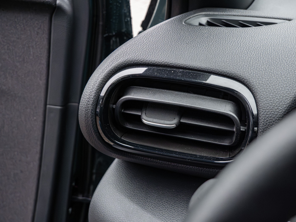 Fahrzeugansicht TOYOTA Yaris Hybrid Style Plus - Bild 33