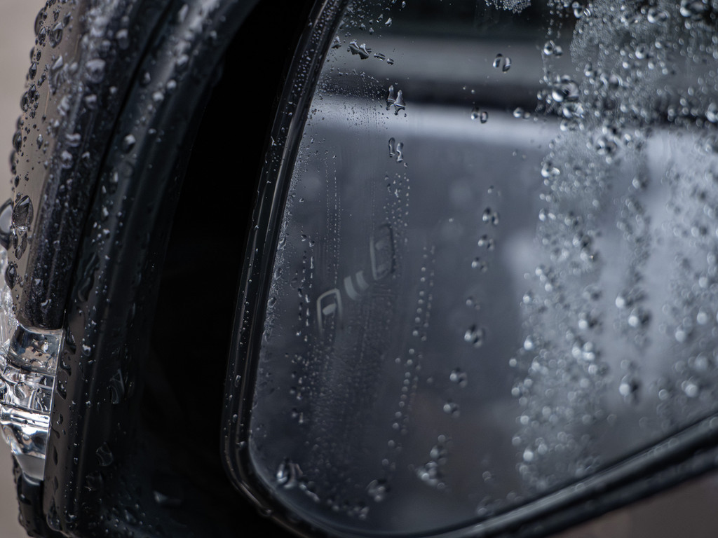 Fahrzeugansicht TOYOTA RAV4 2.5 Plug-in Hybrid 4x4 - Bild 4