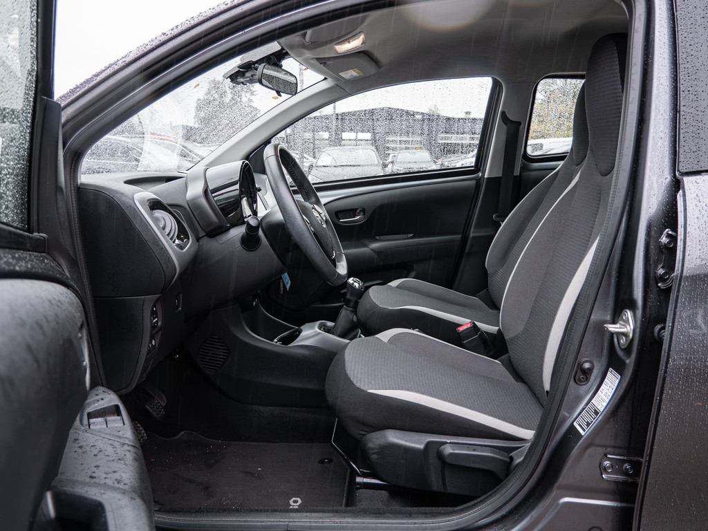 Fahrzeugansicht TOYOTA Aygo 1.0 X Team D - Bild 5