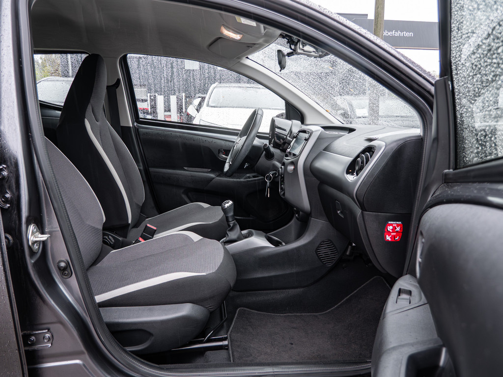 Fahrzeugansicht TOYOTA Aygo 1.0 X Team D - Bild 6
