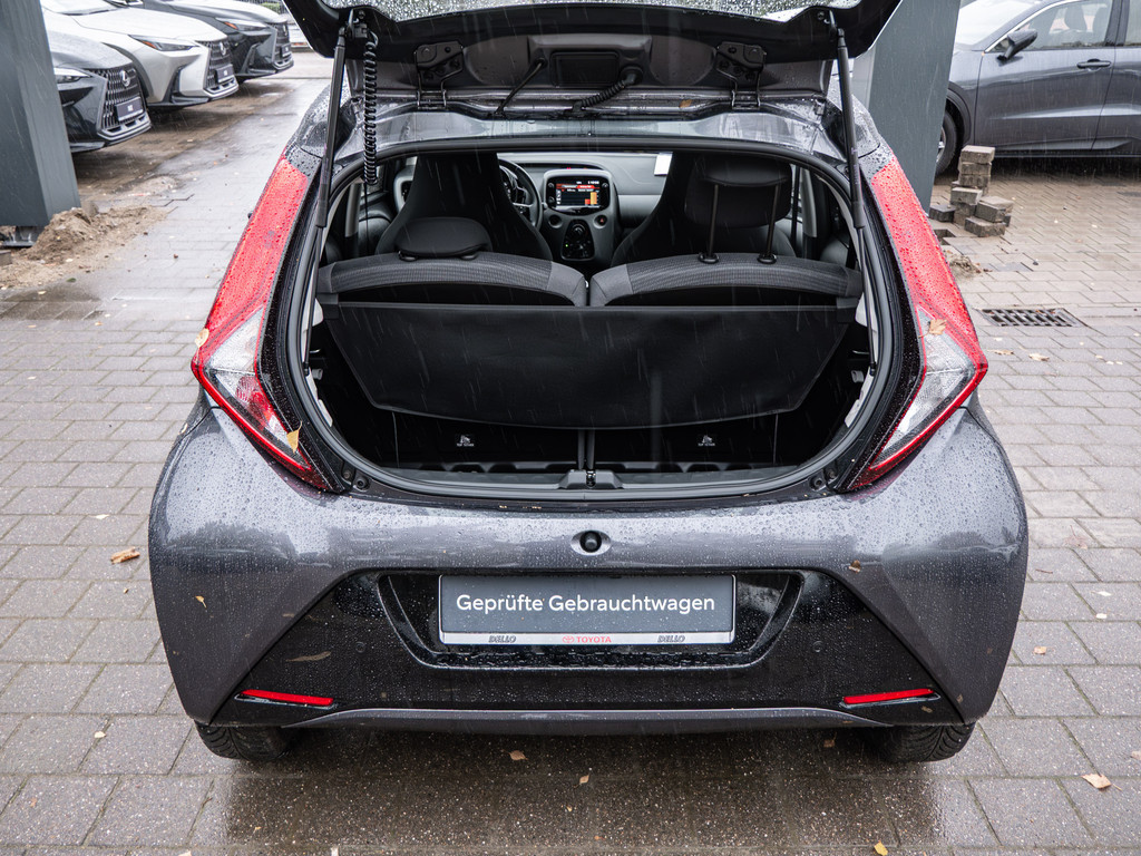 Fahrzeugansicht TOYOTA Aygo 1.0 X Team D - Bild 8