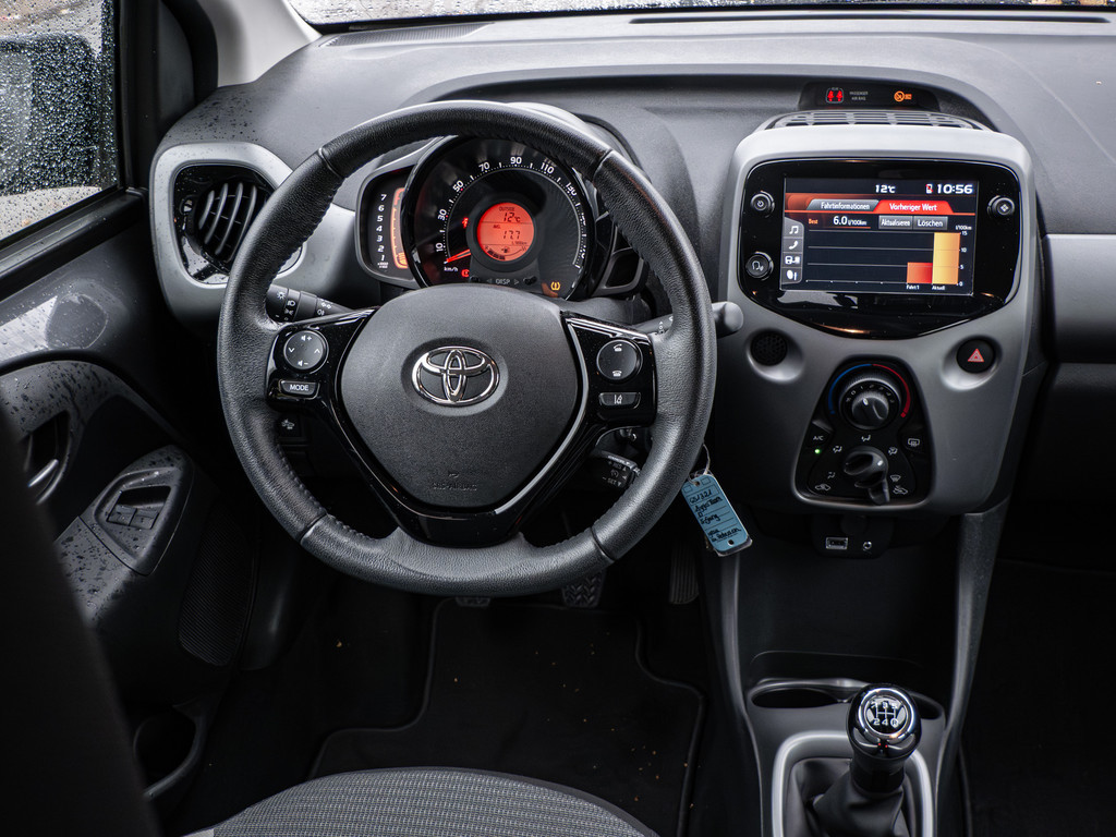 Fahrzeugansicht TOYOTA Aygo 1.0 X Team D - Bild 10