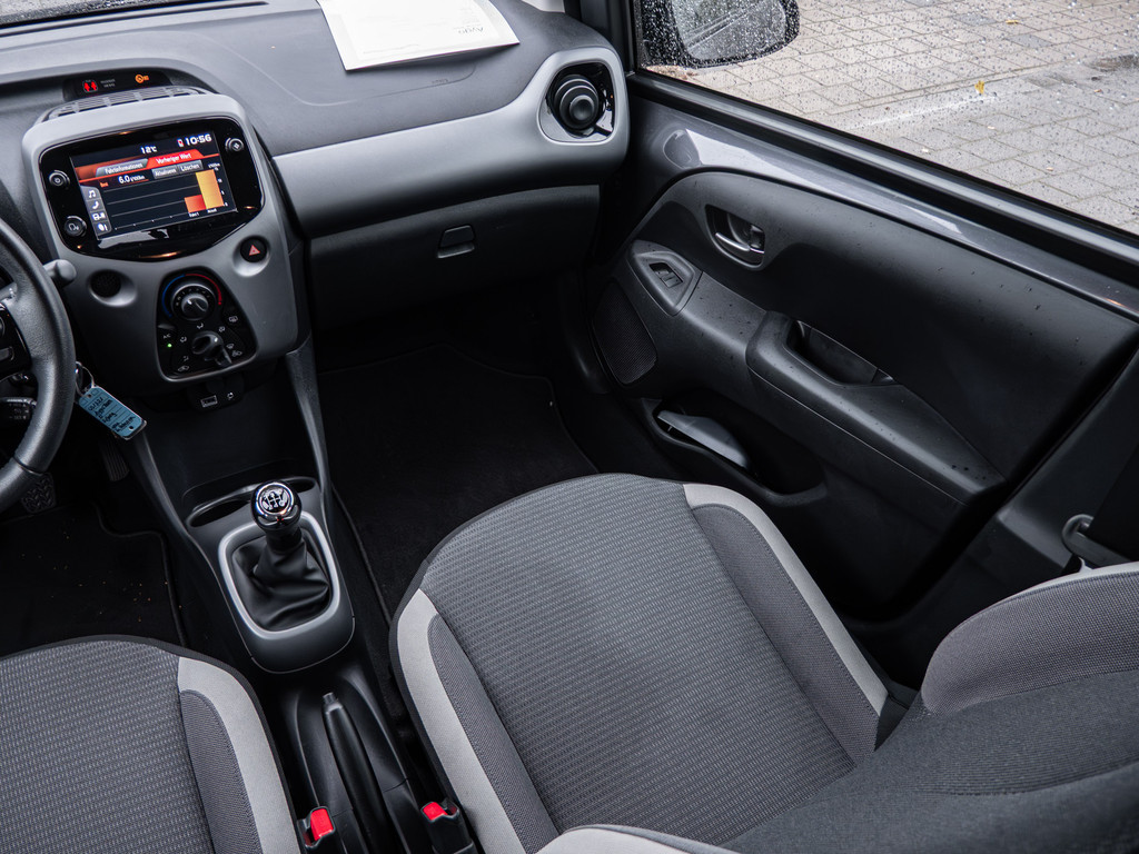 Fahrzeugansicht TOYOTA Aygo 1.0 X Team D - Bild 11