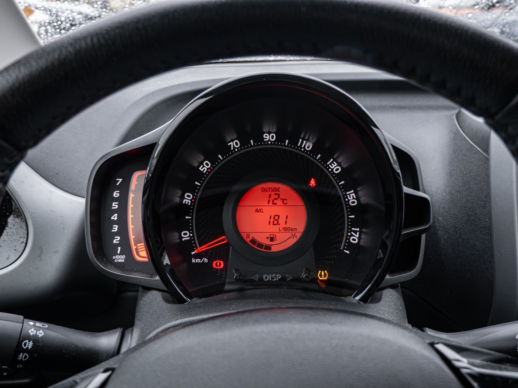 Fahrzeugansicht TOYOTA Aygo 1.0 X Team D - Bild 25