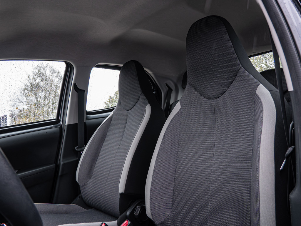 Fahrzeugansicht TOYOTA Aygo 1.0 X Team D - Bild 37