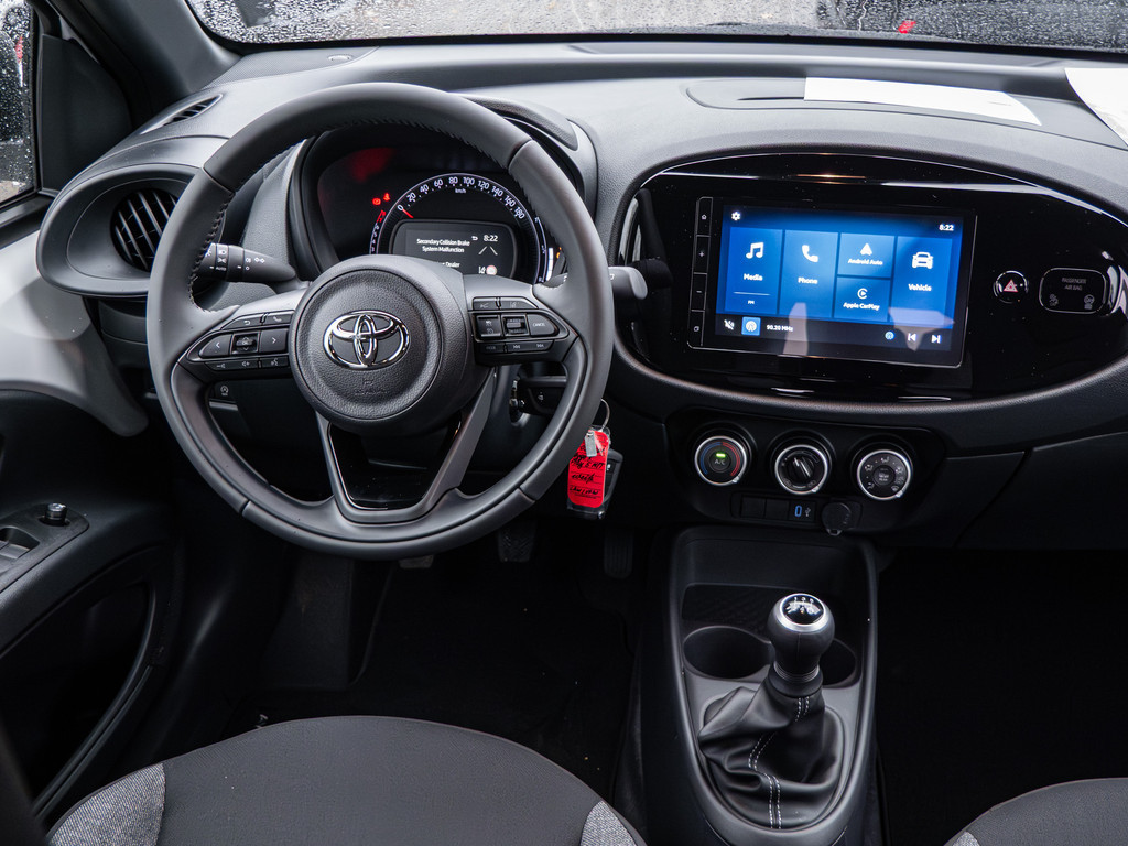 Fahrzeugansicht TOYOTA Aygo X 1.0 Play - Bild 3