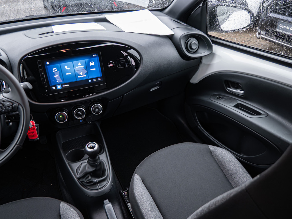 Fahrzeugansicht TOYOTA Aygo X 1.0 Play - Bild 4