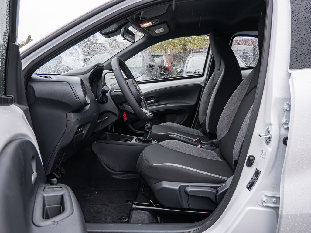 Fahrzeugansicht TOYOTA Aygo X 1.0 Play - Bild 33