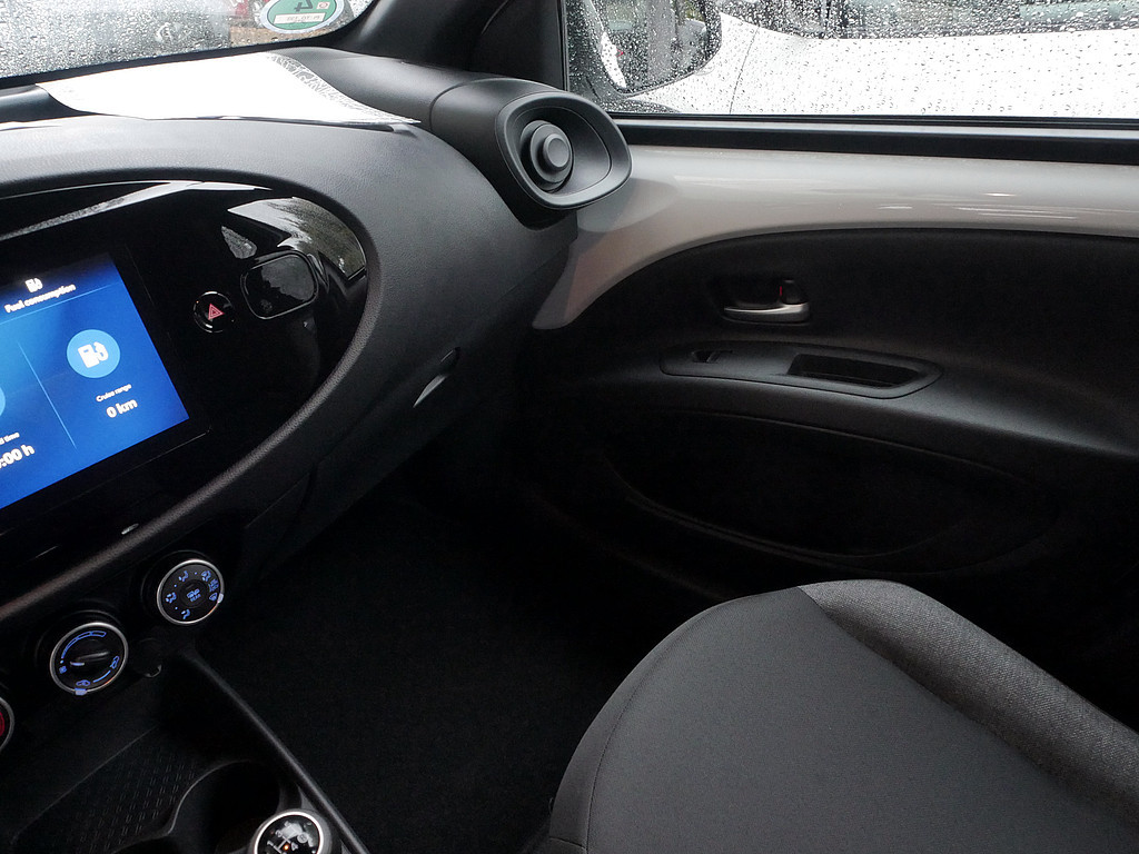 Fahrzeugansicht TOYOTA Aygo X 1.0 Play - Bild 19