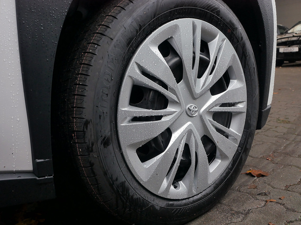 Fahrzeugansicht TOYOTA Aygo X 1.0 Play - Bild 2