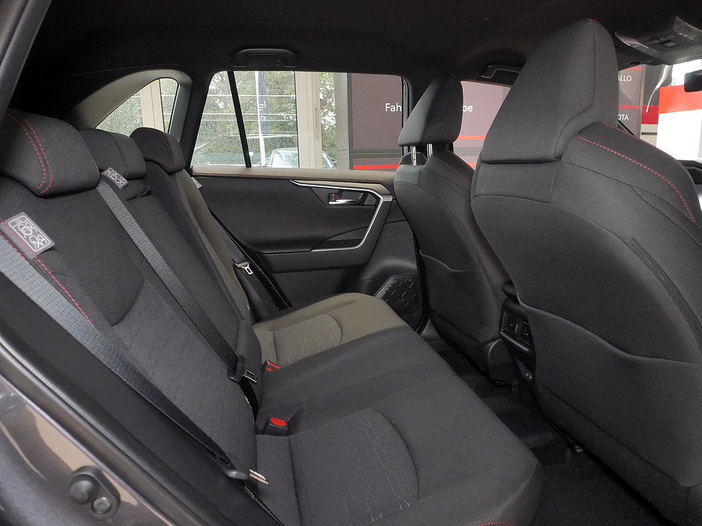 Fahrzeugansicht TOYOTA RAV4 2.5 Plug-in Hybrid 4x4 Teamplayer - Bild 2