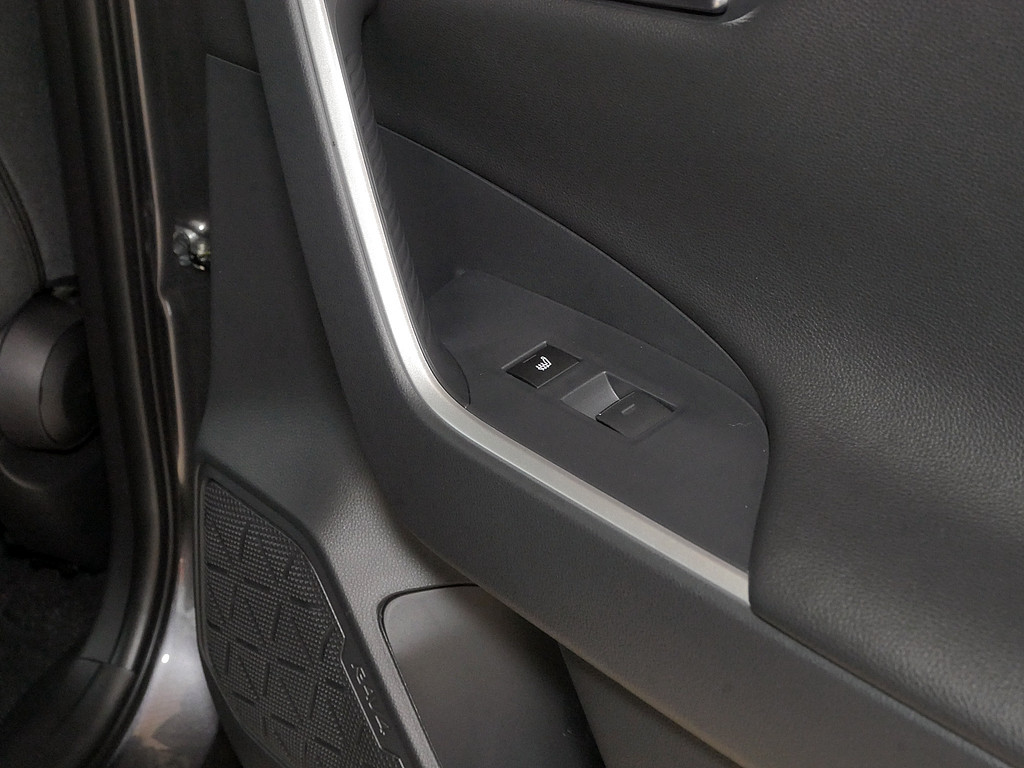 Fahrzeugansicht TOYOTA RAV4 2.5 Plug-in Hybrid 4x4 Teamplayer - Bild 6