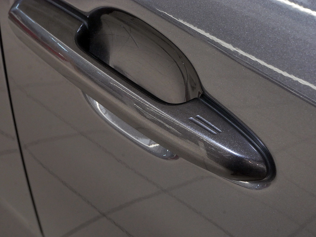 Fahrzeugansicht TOYOTA RAV4 2.5 Plug-in Hybrid 4x4 Teamplayer - Bild 7