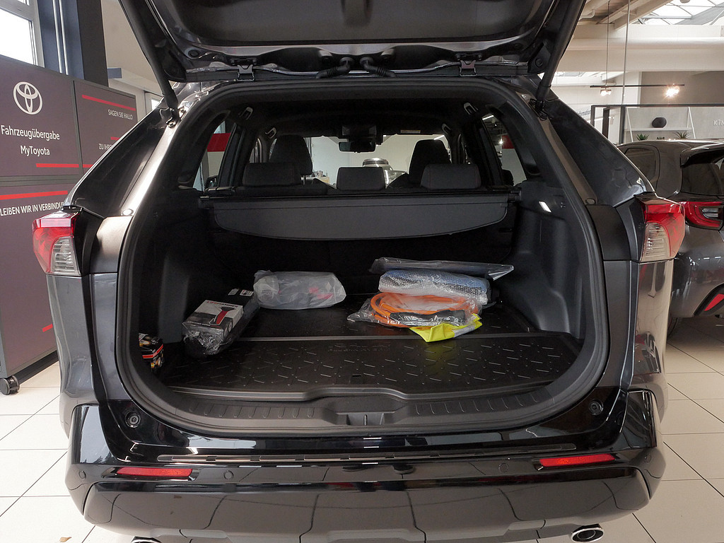 Fahrzeugansicht TOYOTA RAV4 2.5 Plug-in Hybrid 4x4 Teamplayer - Bild 9