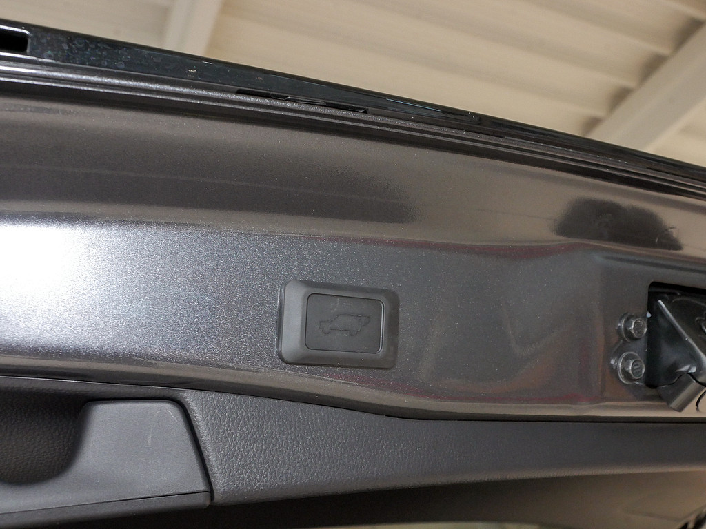 Fahrzeugansicht TOYOTA RAV4 2.5 Plug-in Hybrid 4x4 Teamplayer - Bild 10