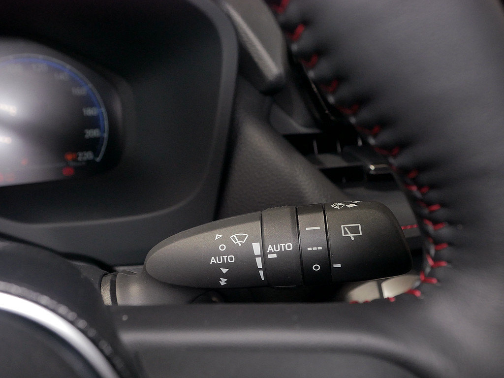 Fahrzeugansicht TOYOTA RAV4 2.5 Plug-in Hybrid 4x4 Teamplayer - Bild 28