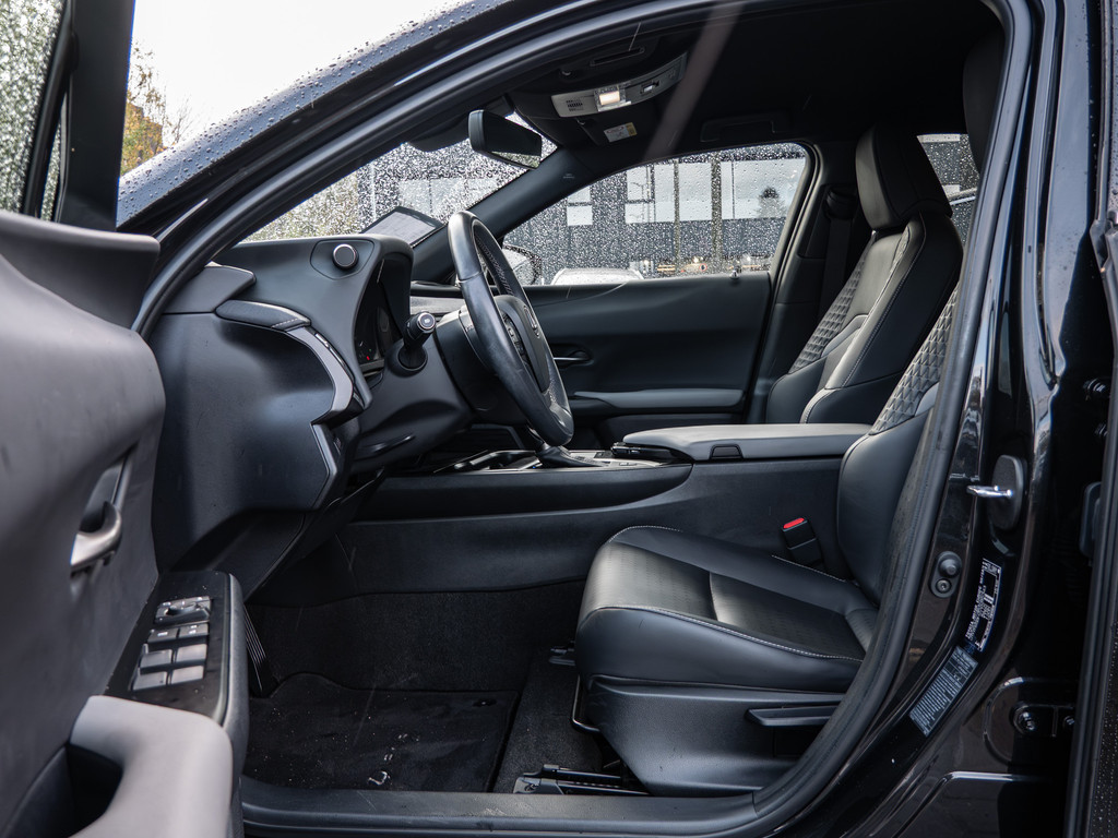 Fahrzeugansicht LEXUS UX 250 h Style+ - Bild 2