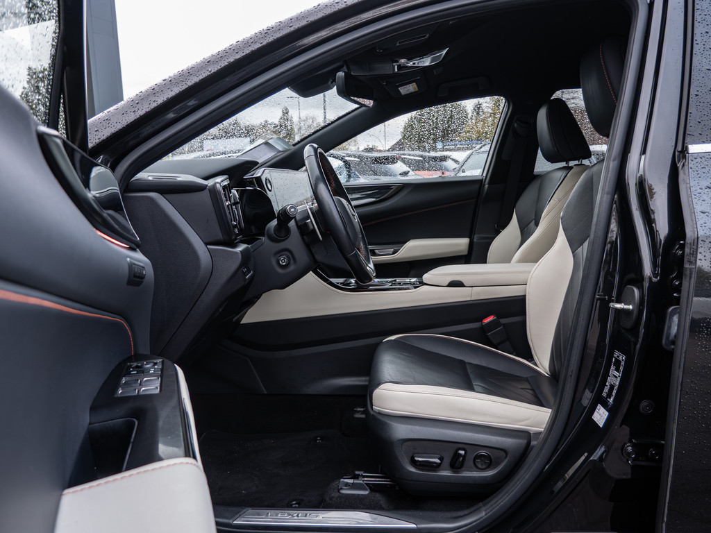 Fahrzeugansicht LEXUS NX 450h + Executive - Bild 36