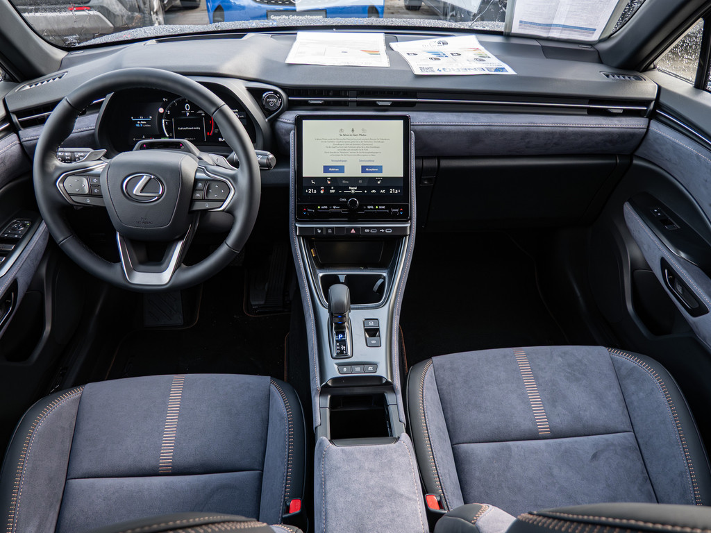 Fahrzeugansicht LEXUS LBX Cool - Bild 5