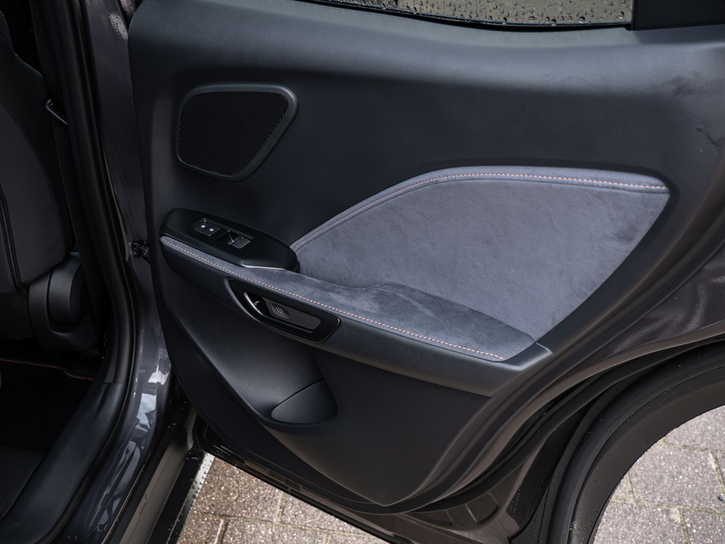 Fahrzeugansicht LEXUS LBX Cool - Bild 8