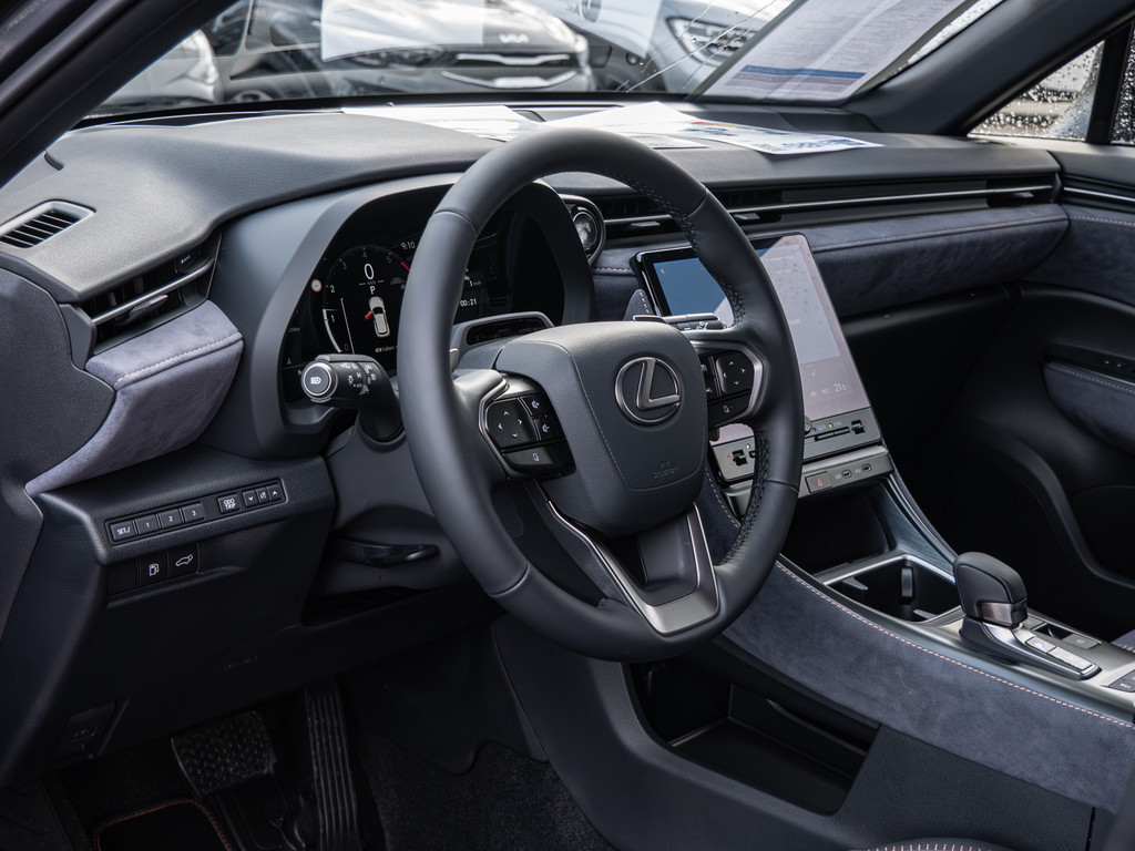 Fahrzeugansicht LEXUS LBX Cool - Bild 33