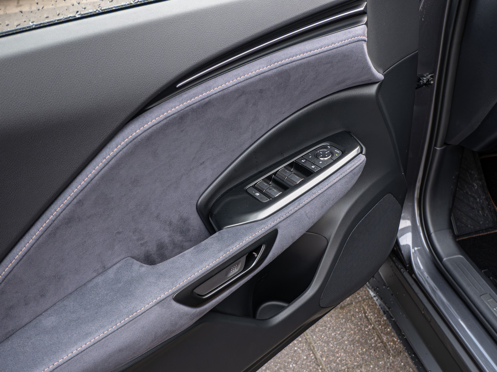 Fahrzeugansicht LEXUS LBX Cool - Bild 36