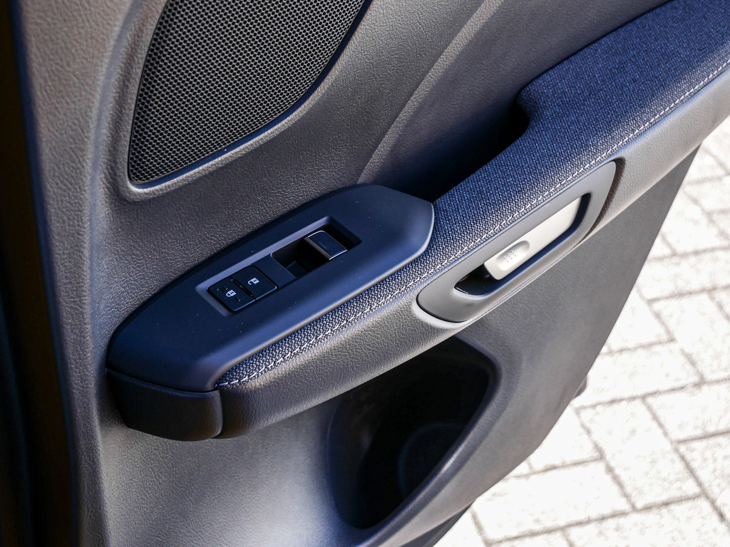 Fahrzeugansicht LEXUS LBX Base - Bild 9