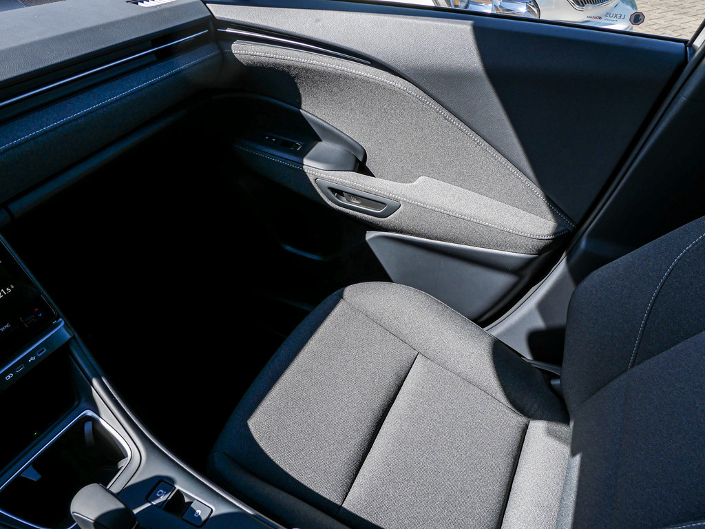 Fahrzeugansicht LEXUS LBX Base - Bild 20